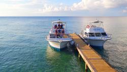 Cayman Islands Scuba Diving Holiday. Grand Cayman Dive Centre. Dive Boats.